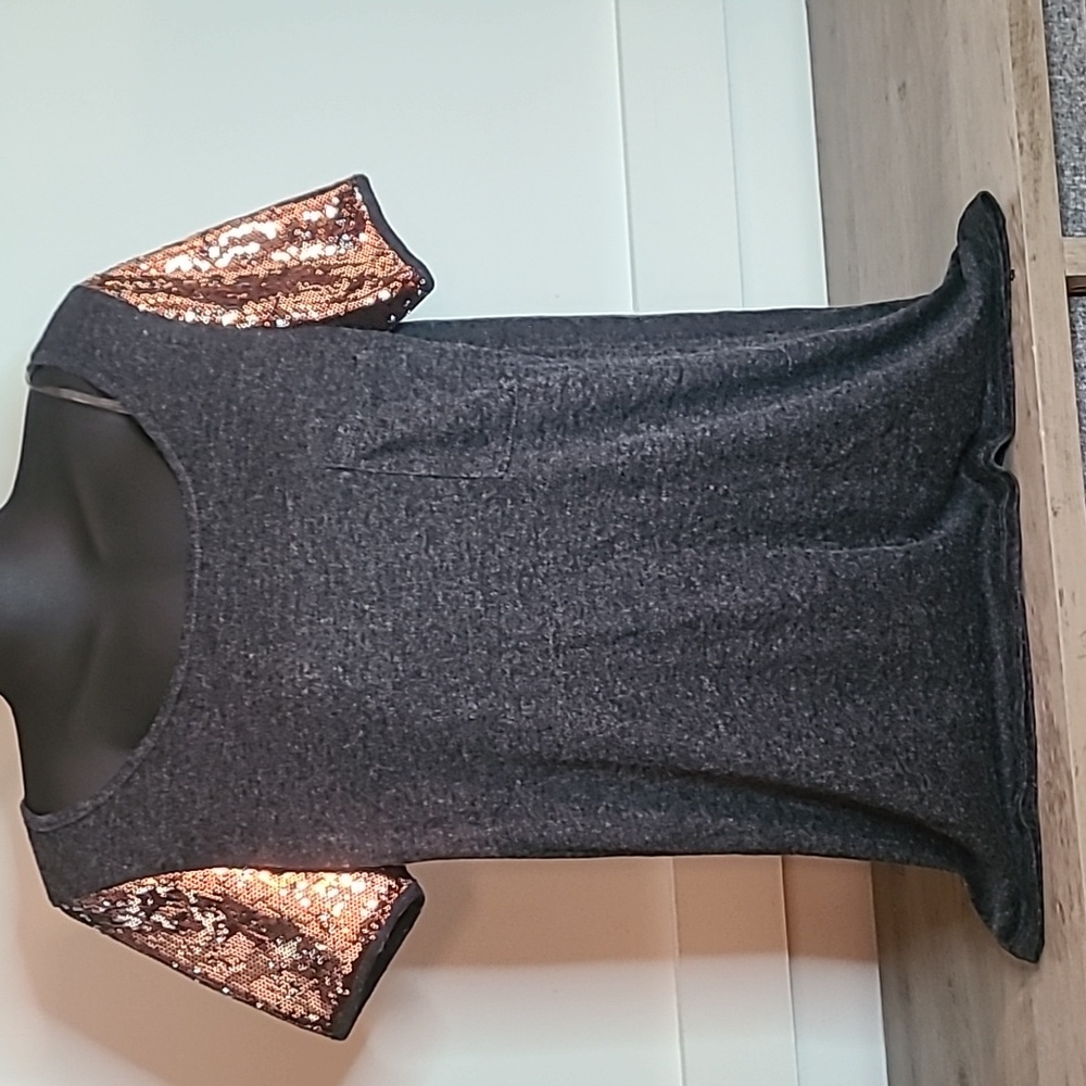 Vanilla Bay Sequined Sleeves T-shirt Syle Size M
